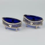 2-piece set of salt cellars silver.