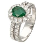 18K. White gold ring set with approx. 0.59 ct. natural emerald and approx. 0.80 ct. diamond.