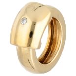 18K. Yellow gold design ring set with diamond.