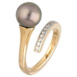 14K. Yellow gold asymmetric ring with Tahiti pearl and diamond.