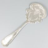 Pastry scoop silver.