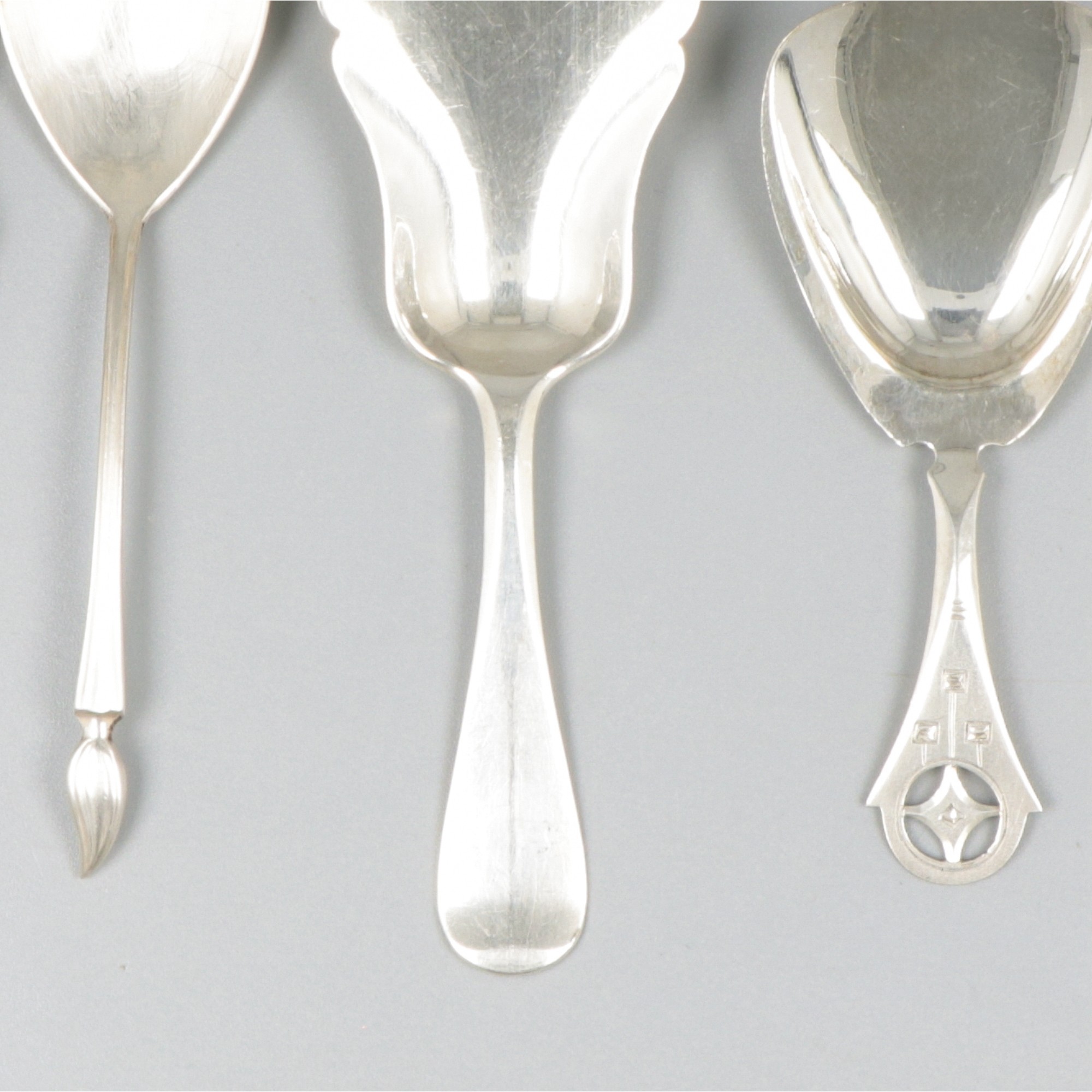 7-piece lot of sugar scoops and tea thumb, silver. - Image 4 of 8