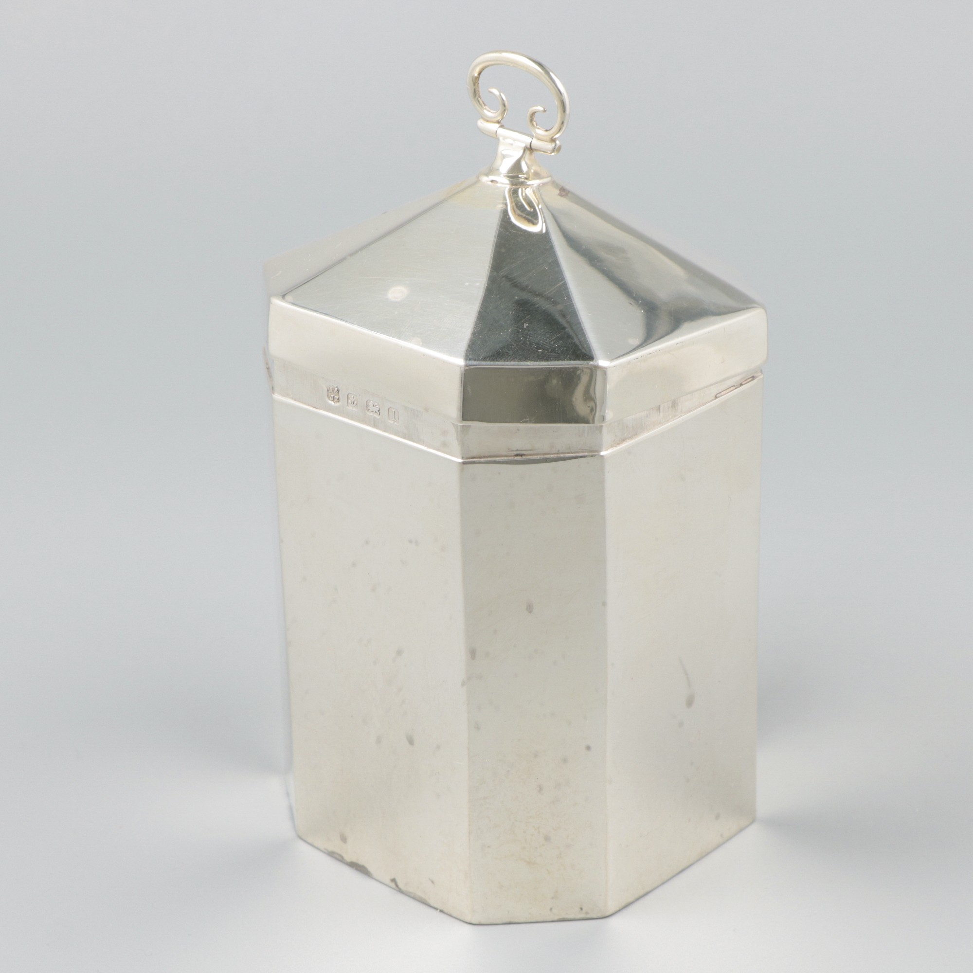 Tea caddy silver.