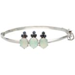 Sterling silver bangle set with approx. 3.00 ct. precious opal and approx. 0.63 ct. nat. sapphire