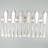 12-piece set of fish cutlery silver.