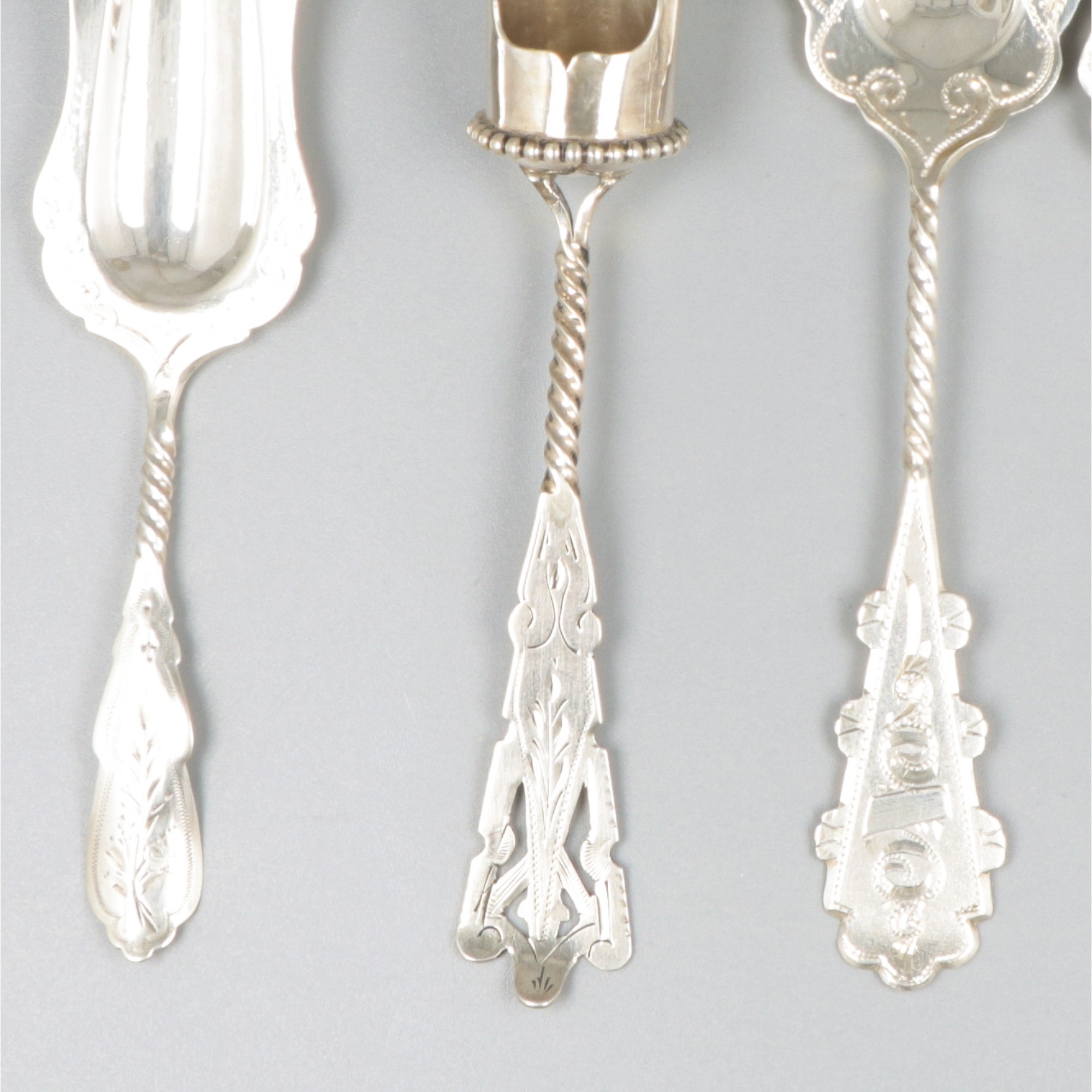 7-piece lot of sugar scoops and tea thumb, silver. - Image 3 of 8