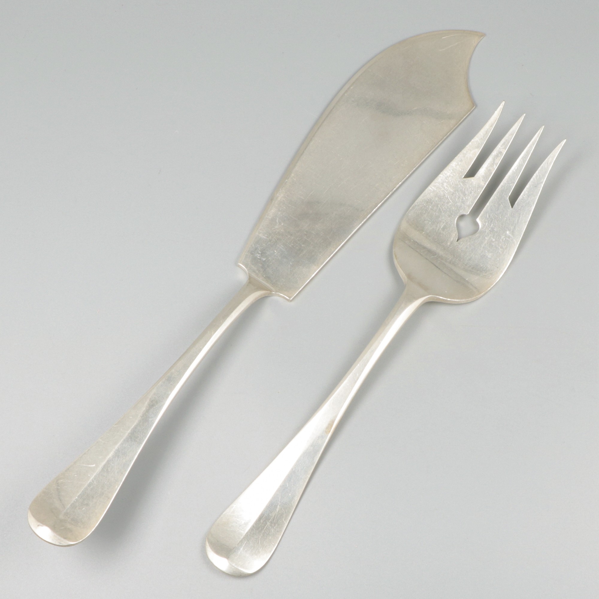 Fish serving set silver.