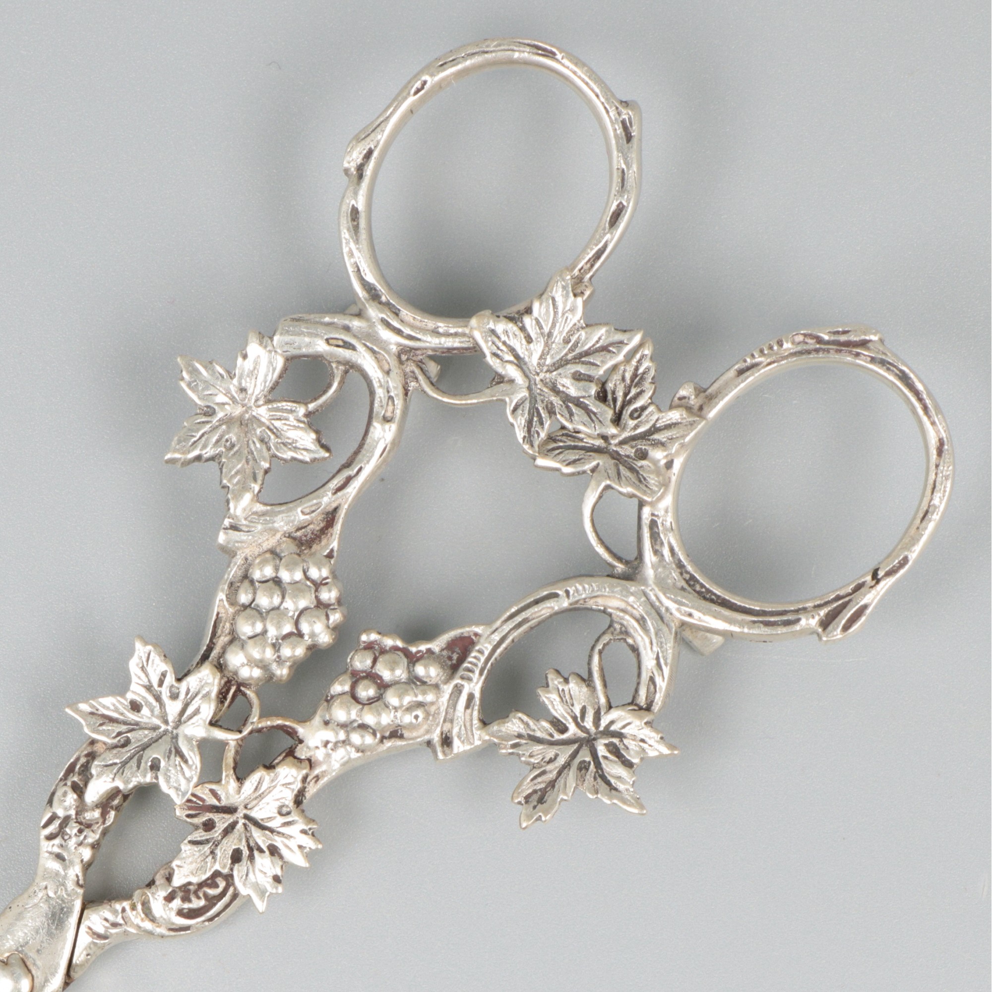 Grape scissors silver. - Image 3 of 8