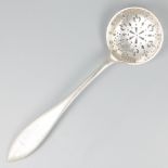 Sifter spoon silver.