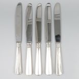 5-piece set dinner knives ''Haags Lofje'' silver.