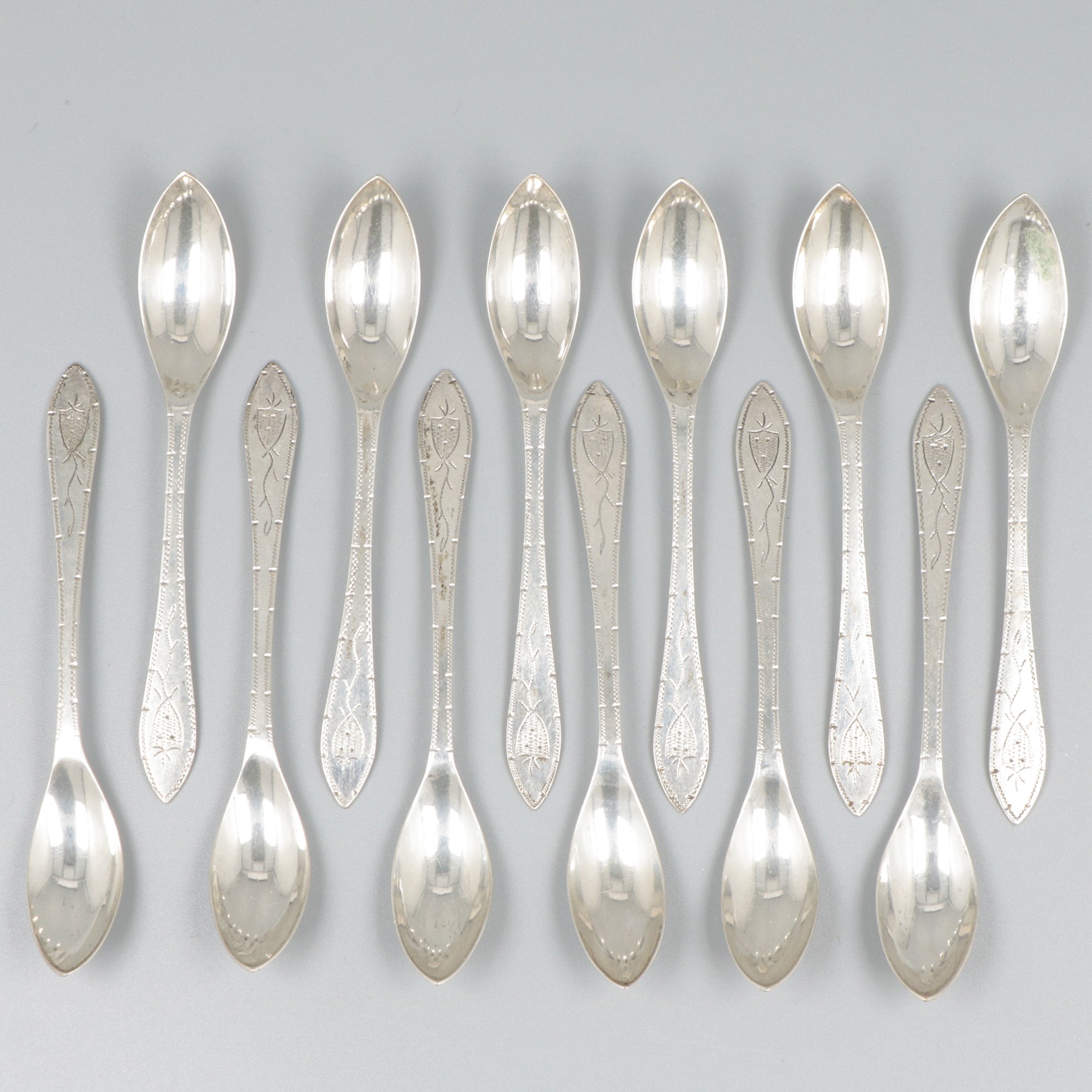 12-piece set of mocha spoons silver.