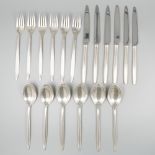 18-piece dessert cutlery, model Perle Royale, silver.