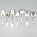 7-piece lot of sugar scoops and tea thumb, silver.