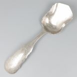 Spice scoop silver.