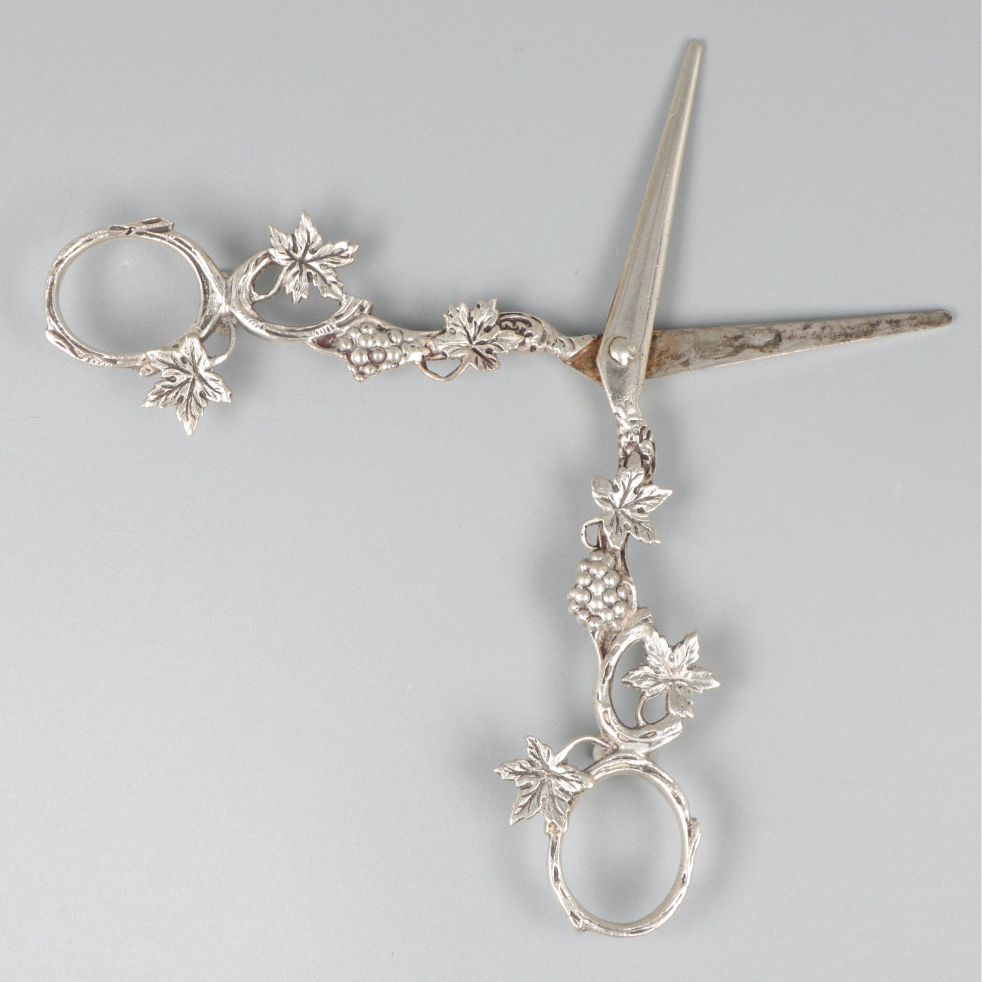 Grape scissors silver. - Image 5 of 8