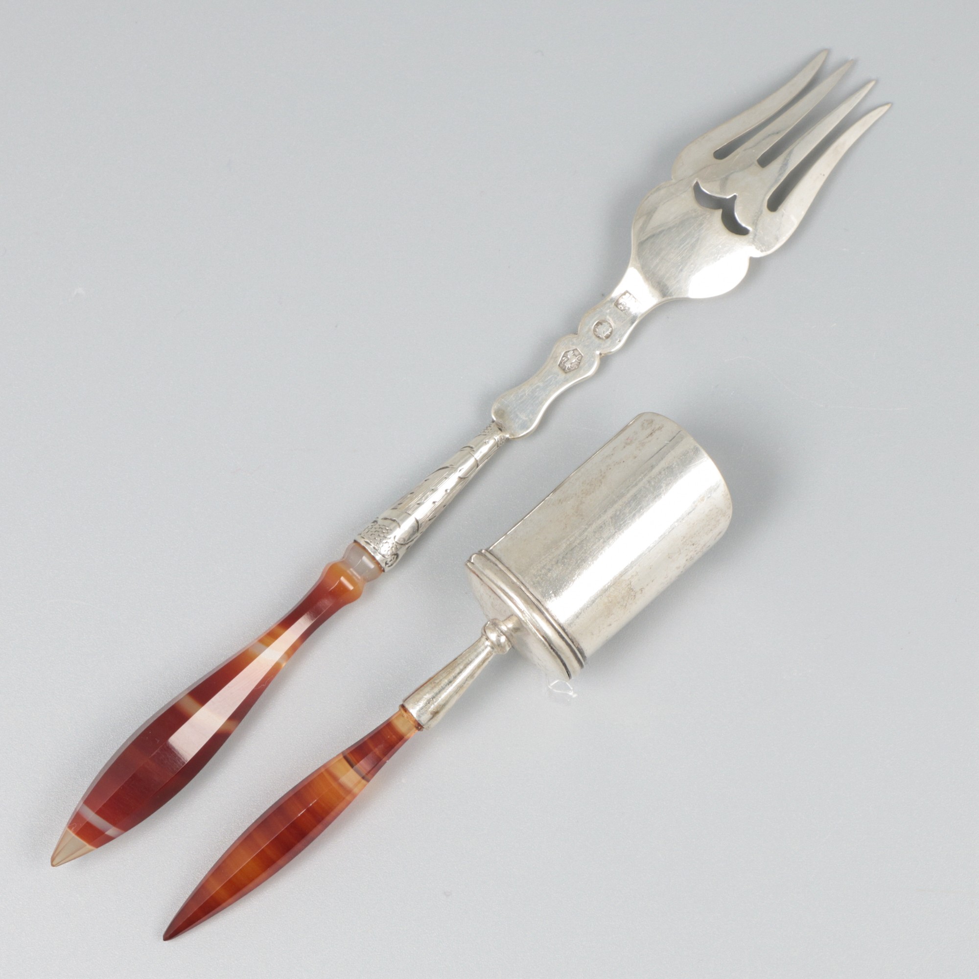 Sugar scoop & pickles fork silver. - Image 2 of 6