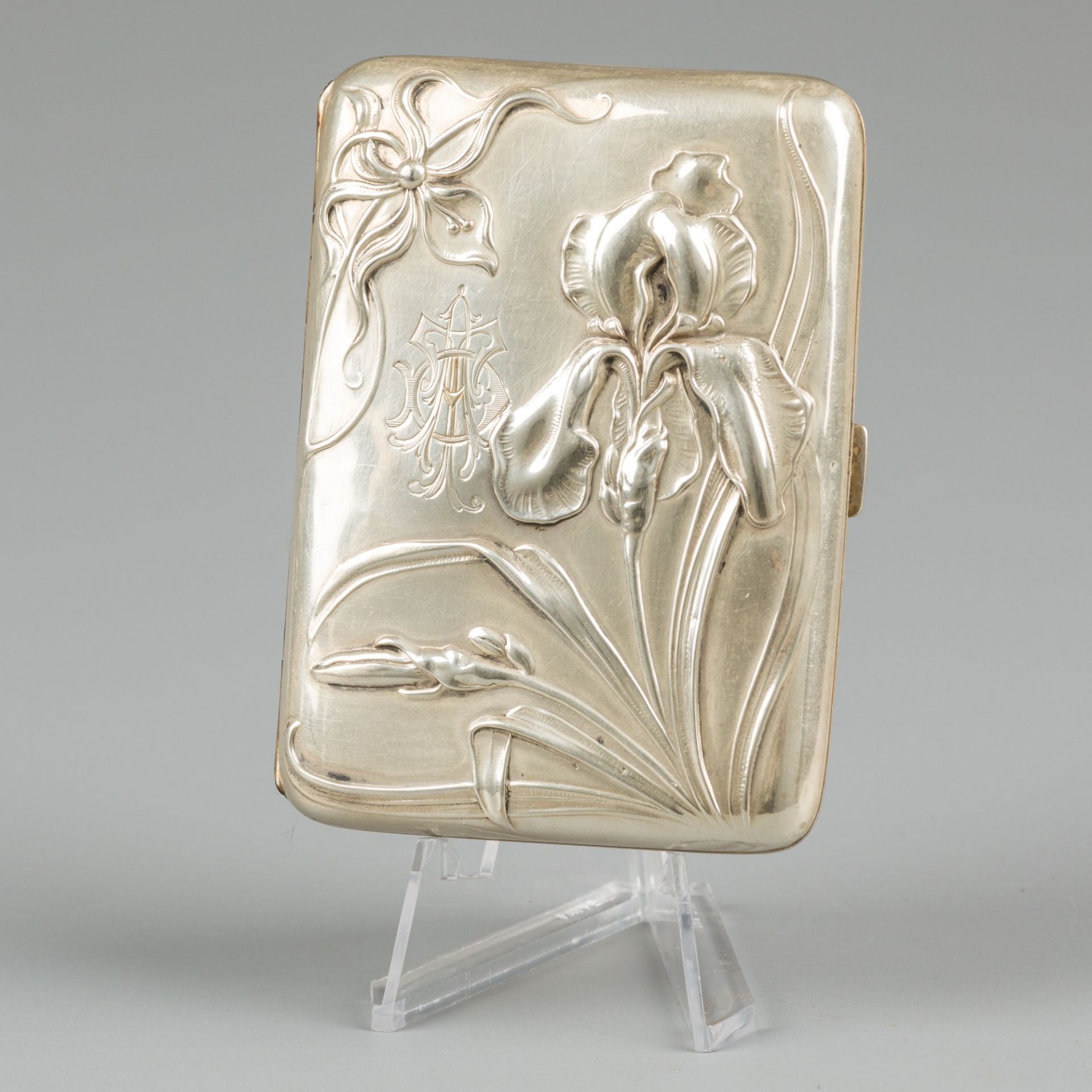 Art Nouveau cigarette case silver.