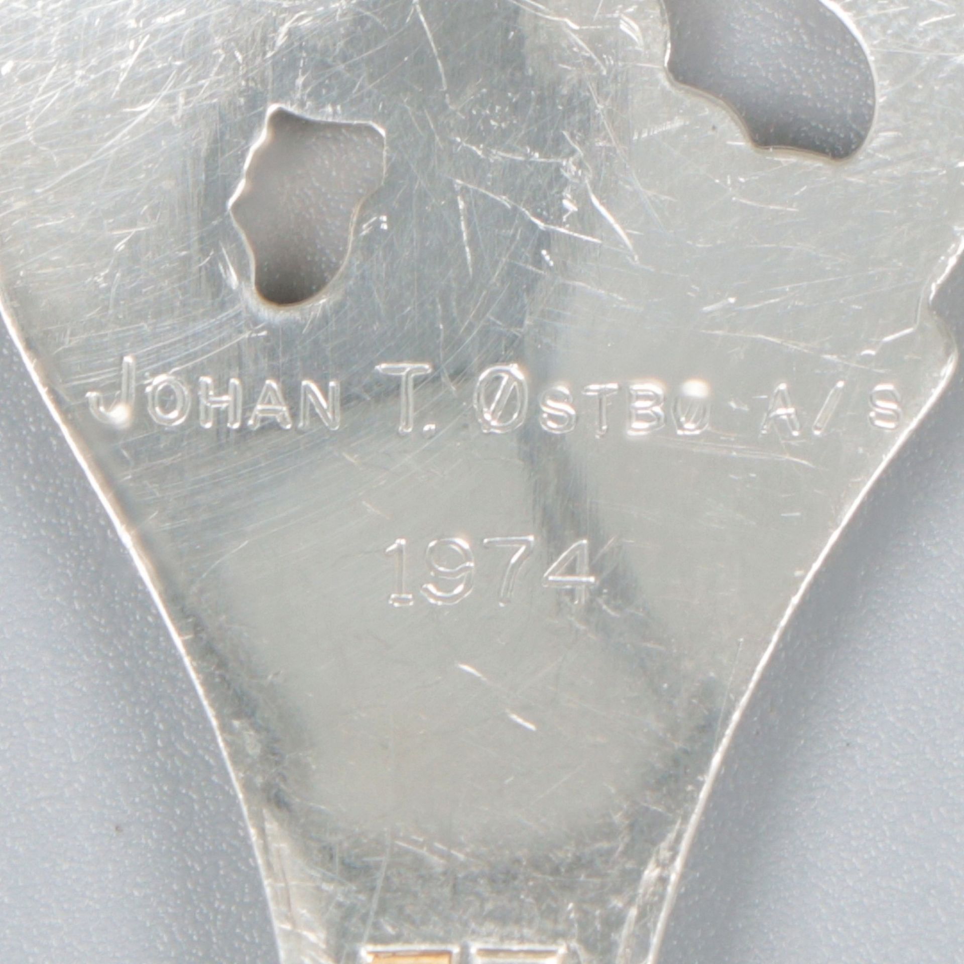 Jam spoon (Elvesæter no. 343) and serving fork (Elvesæter no. 344) (design by Brødrene Lohne, 1954)  - Image 6 of 7