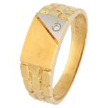 14K Bicolour gold men's ring set with approx. 0.02 ct diamond.