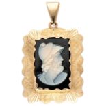 14K yellow gold onyx cameo pendant with Hermès.