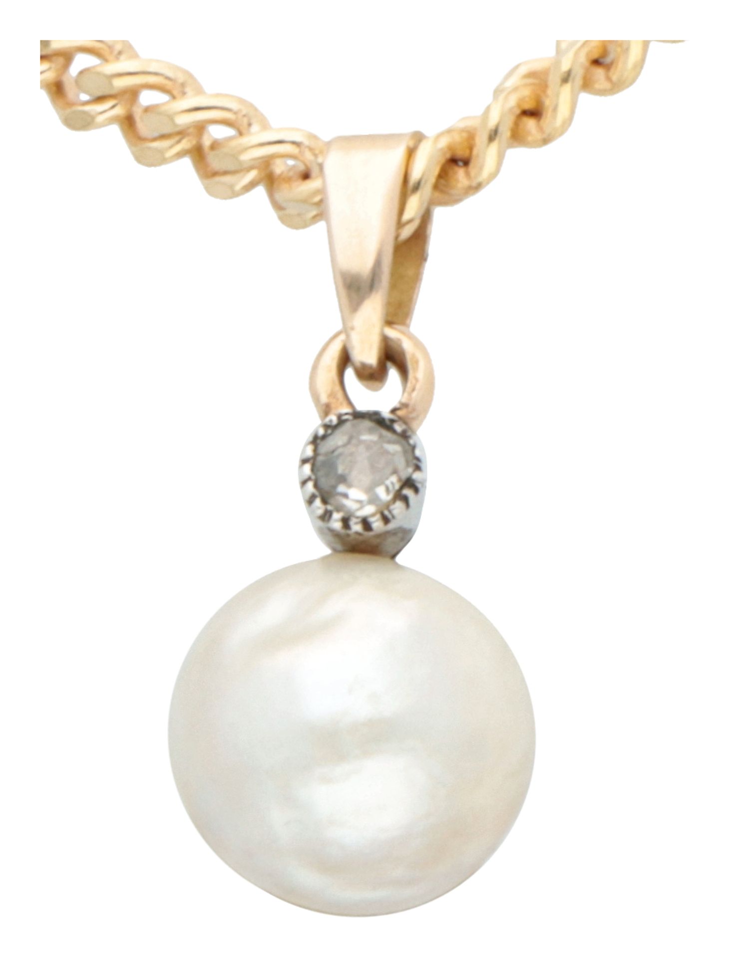 9K yellow gold gourmet necklace with half pearl and diamond pendant. - Image 2 of 3