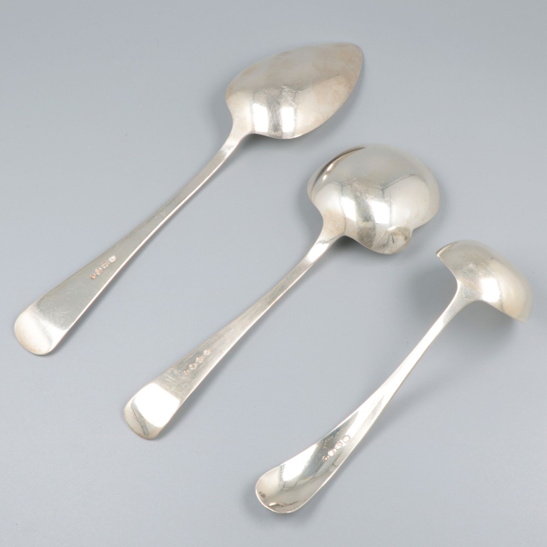 Sauce spoon, vegetable serving spoon & potato serving spoon "Haags Lofje", silver. - Image 5 of 6