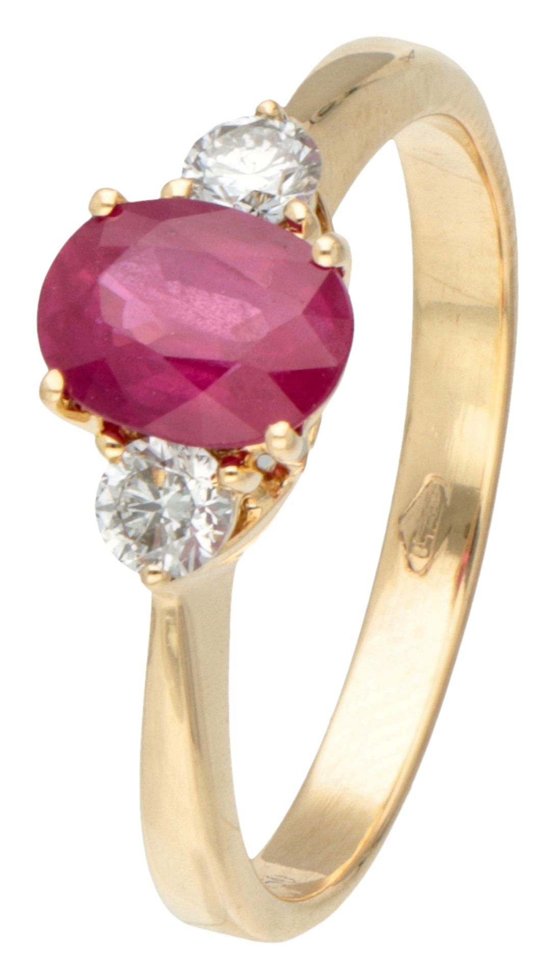 18K Yellow gold ring set with approx. 0.20 ct. diamond and synthetic ruby.