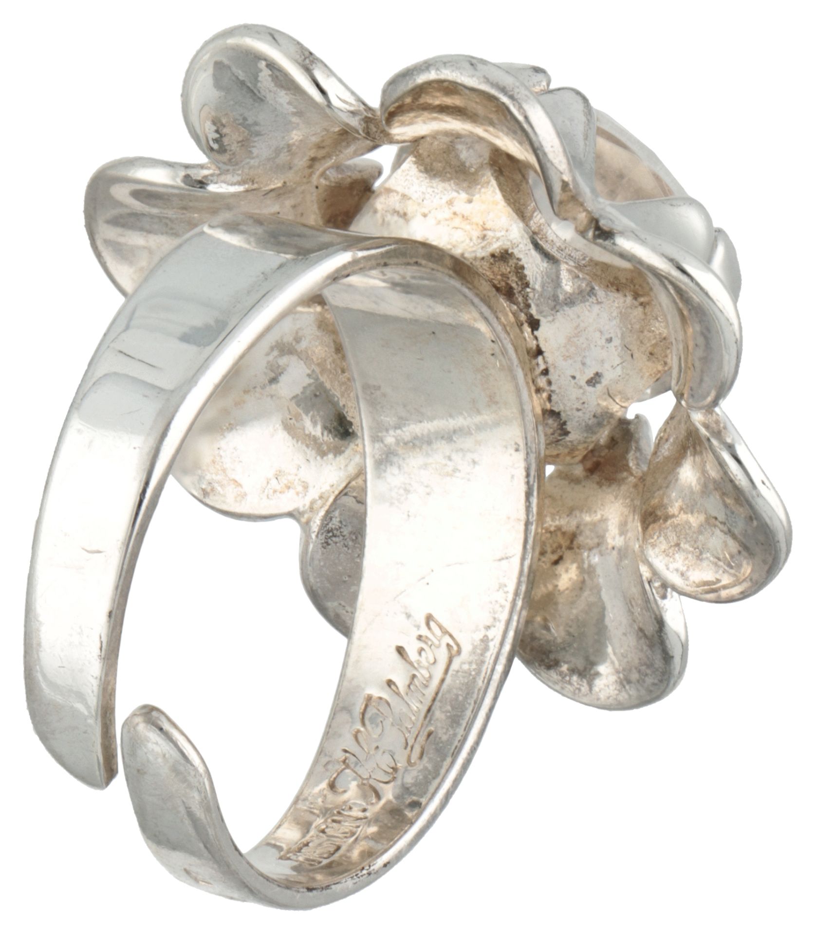 Alton Palmberg silver ring with flower-shaped centerpiece set with synthetic spinel. - Image 2 of 3