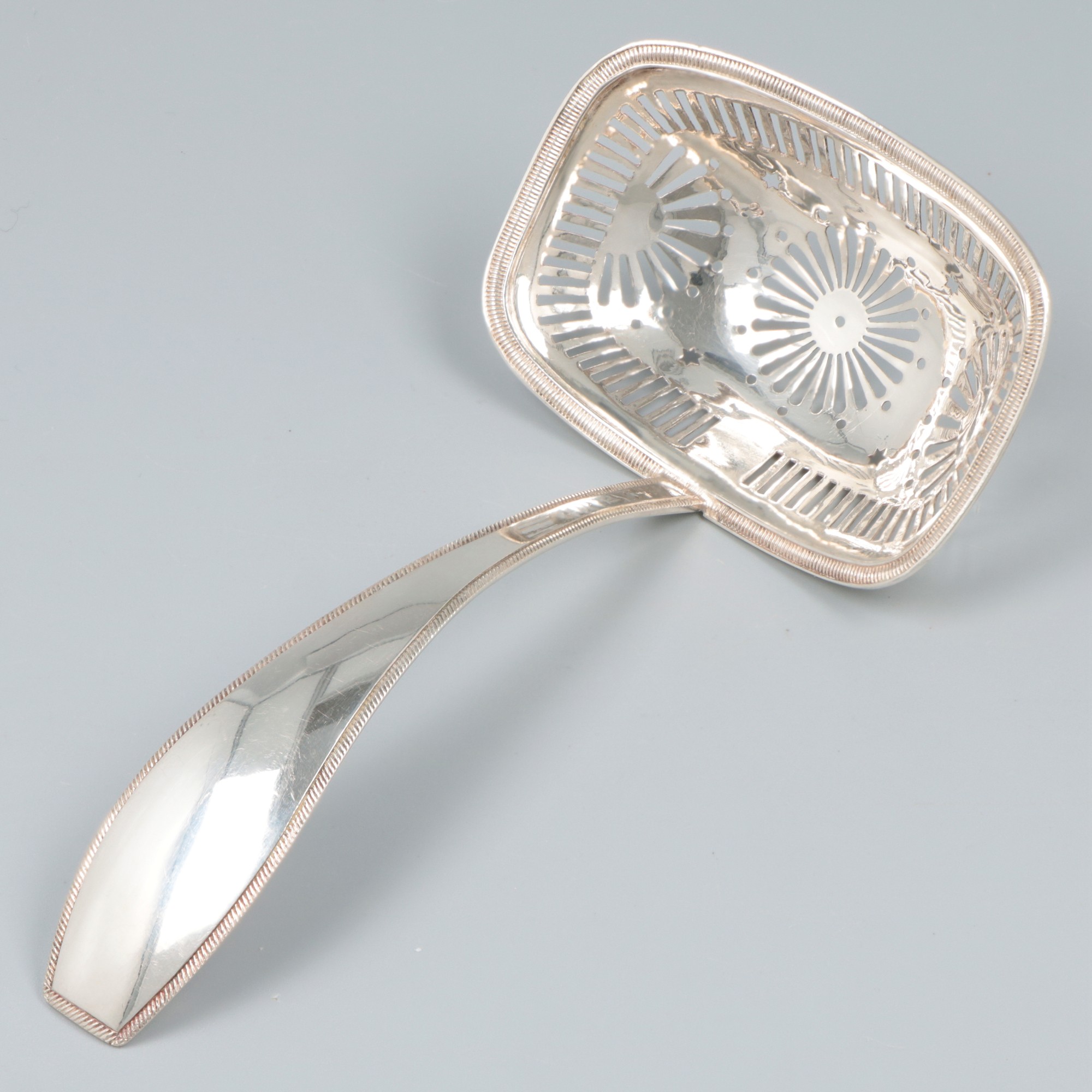 Sifter spoon (Amsterdam, Jacob van Wijk, 1832) silver.