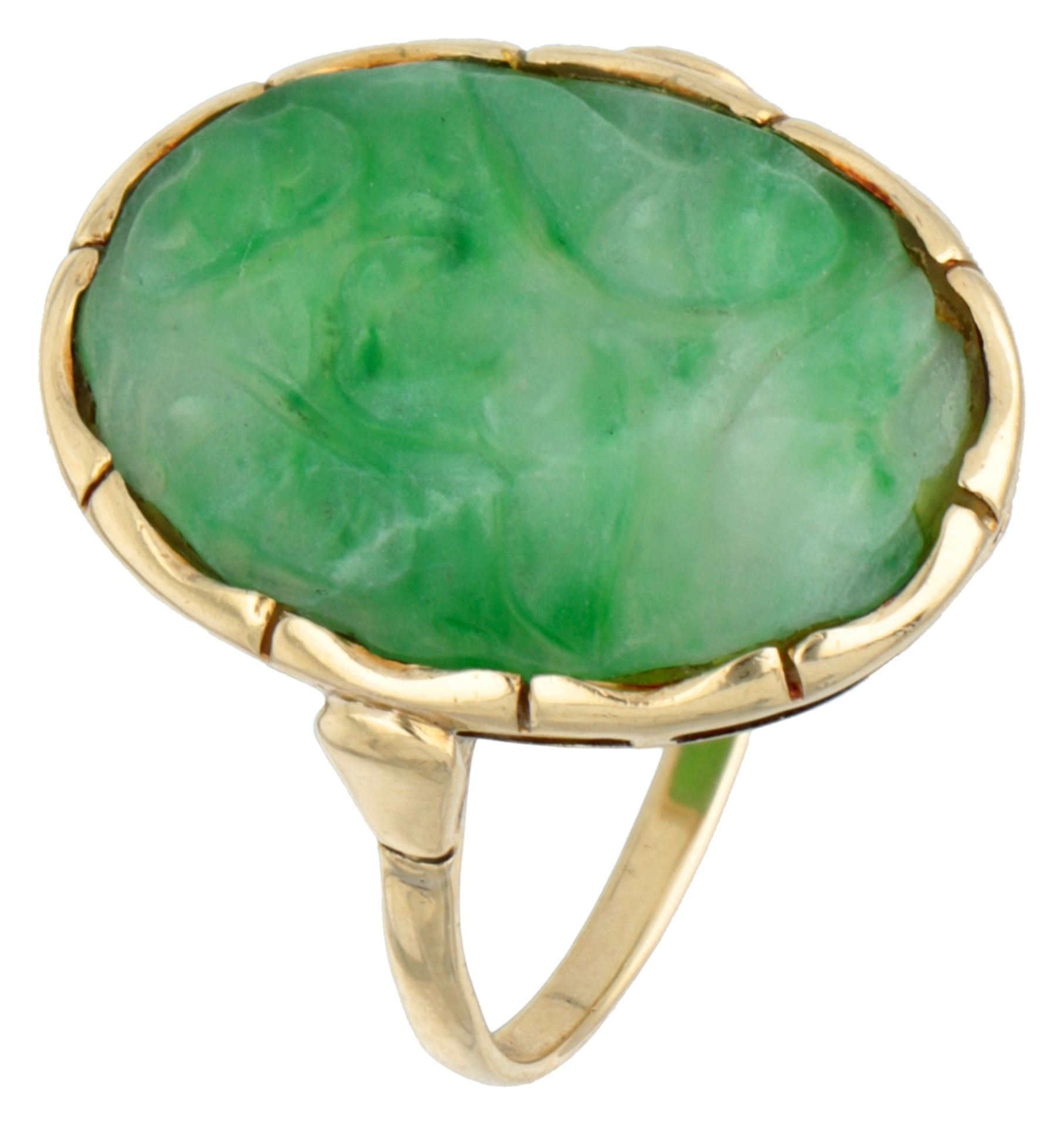 Vintage 14K yellow gold ring set with a jade imitation.