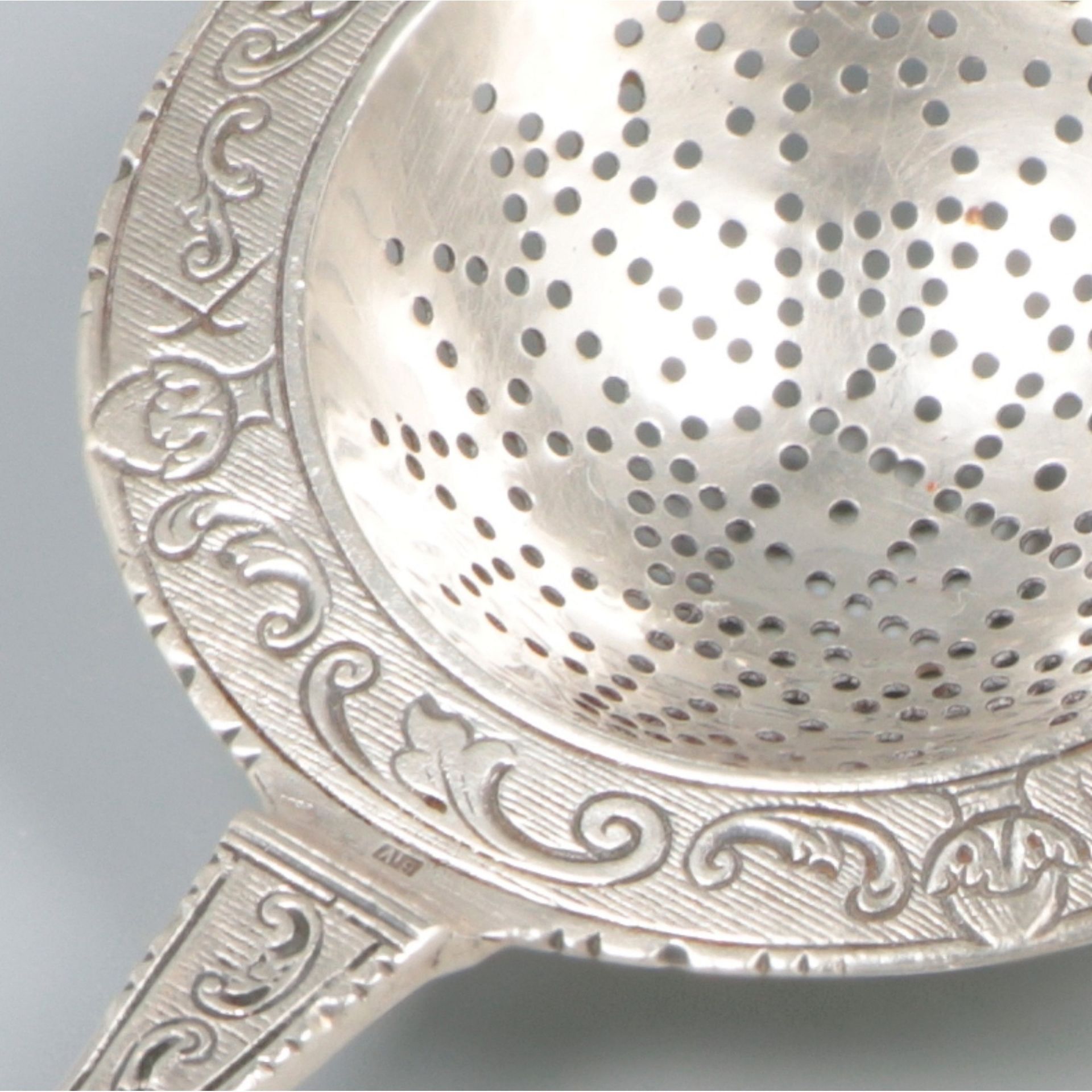 Tea strainer and cream spoon silver. - Image 4 of 6