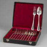 12-piece cutlery case, silver.