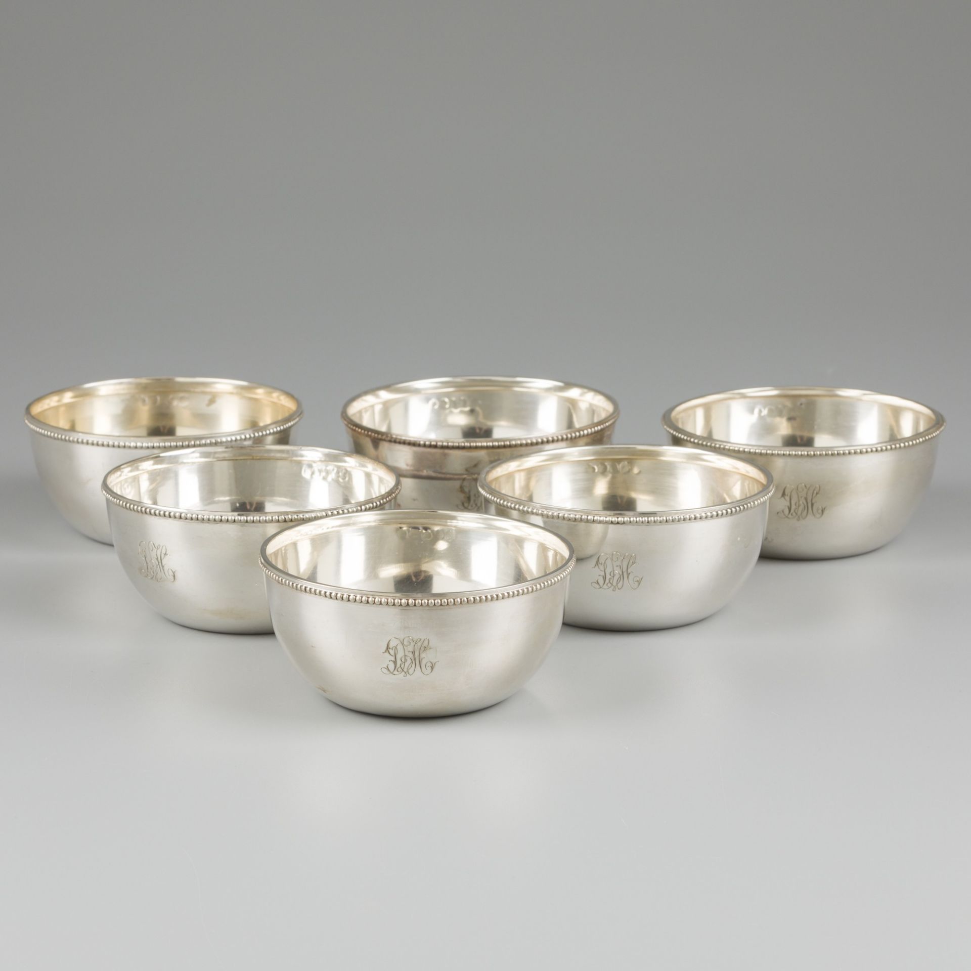 6-piece set of finger bowls silver.