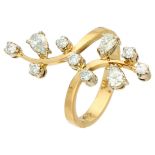 18K Yellow gold design ring with pear and brilliant cut diamonds approx. 0.60 ct.