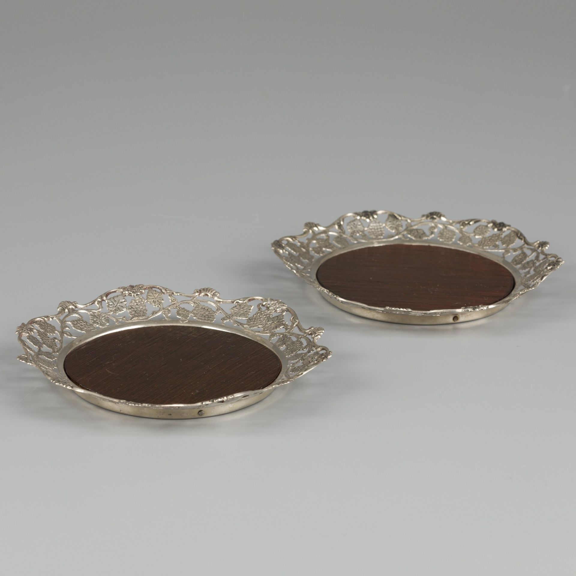 2-piece set of (wine) bottle coasters, silver. - Image 3 of 6