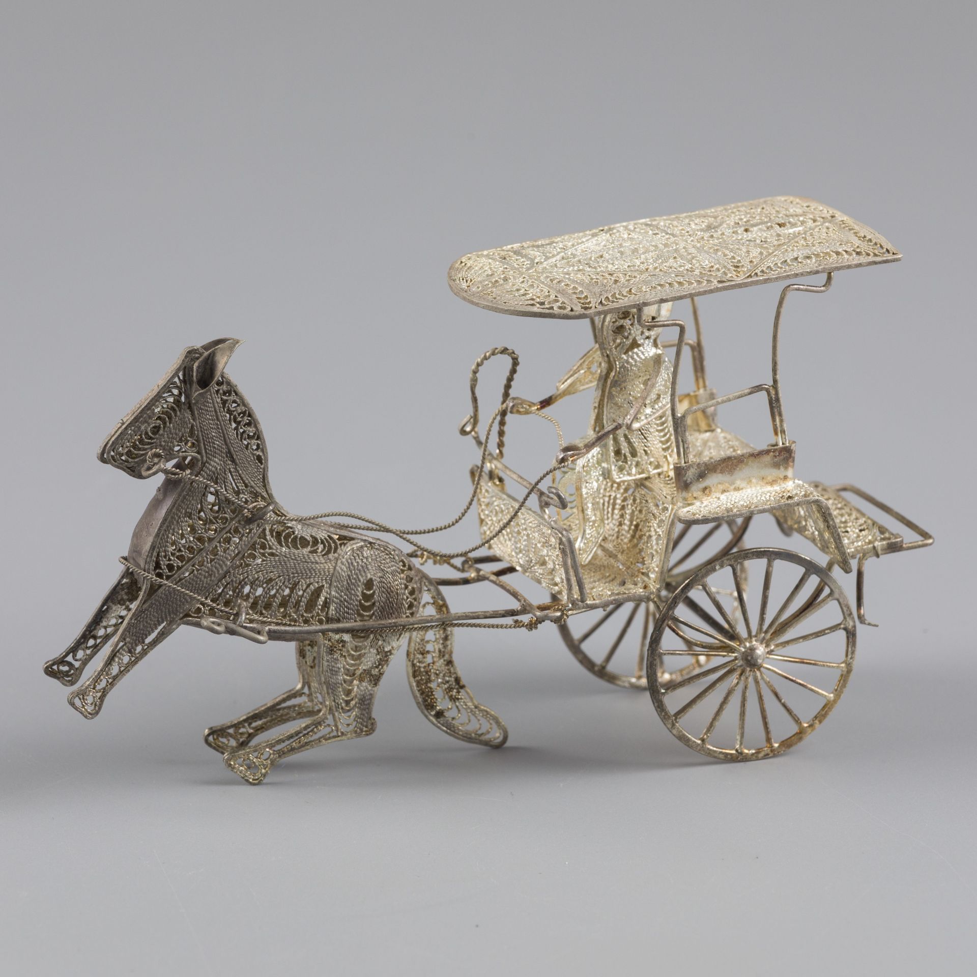 No reserve - Miniature horse and carriage silver.