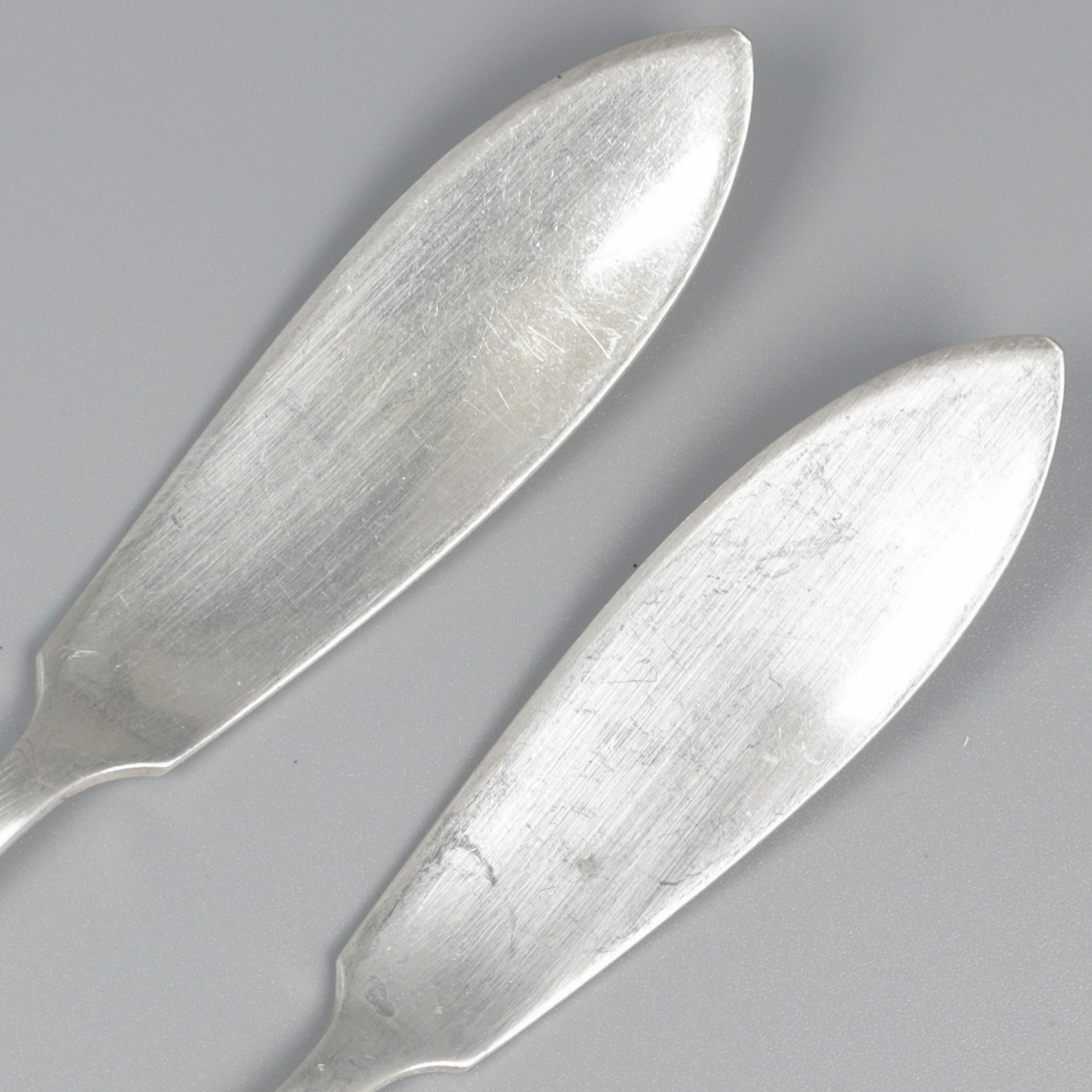 No reserve - 2-piece set of butter knives "Haags Lofje" silver. - Bild 3 aus 5