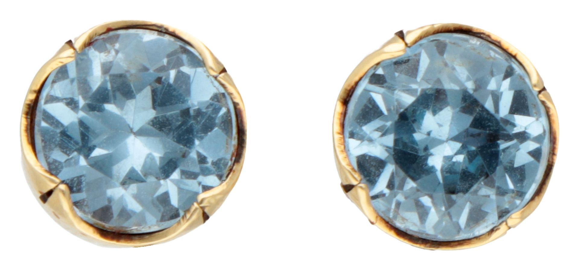 No reserve - 14K Yellow gold earrings set with approx. 1.54 ct. aquamarine.