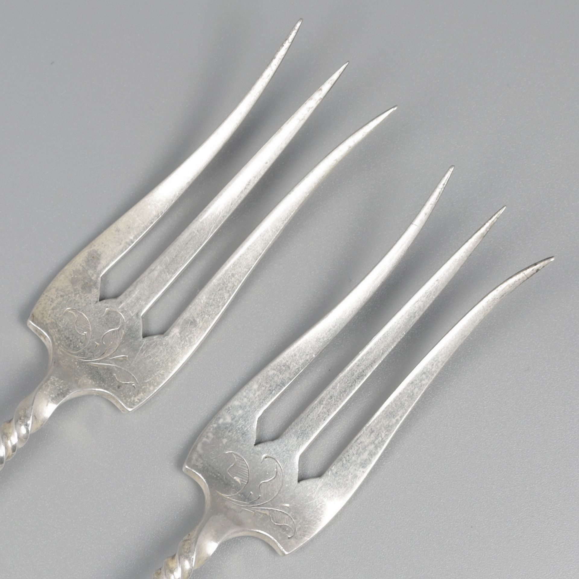 No reserve - 2-piece set of meat forks, silver. - Image 2 of 5