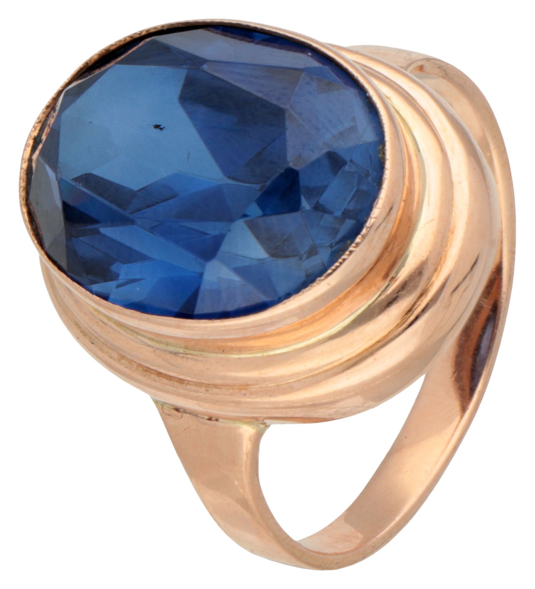 No reserve - 14K Rose gold vintage ring set with synthetic sapphire.