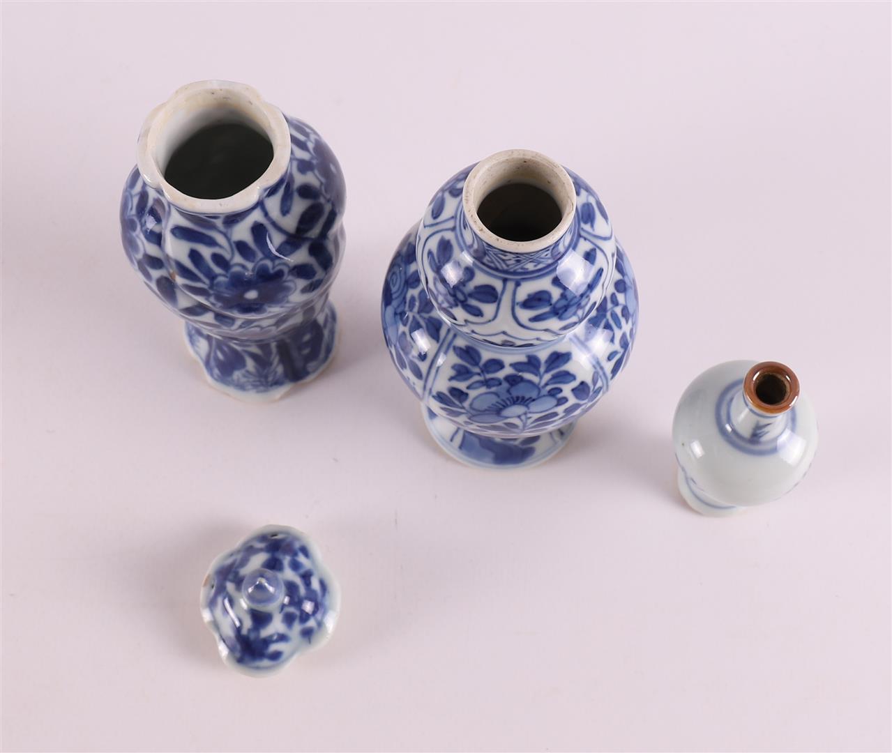 Three various blue/white porcelain vases, China, including Kangxi, around 1700. Blue underglaze - Image 5 of 7