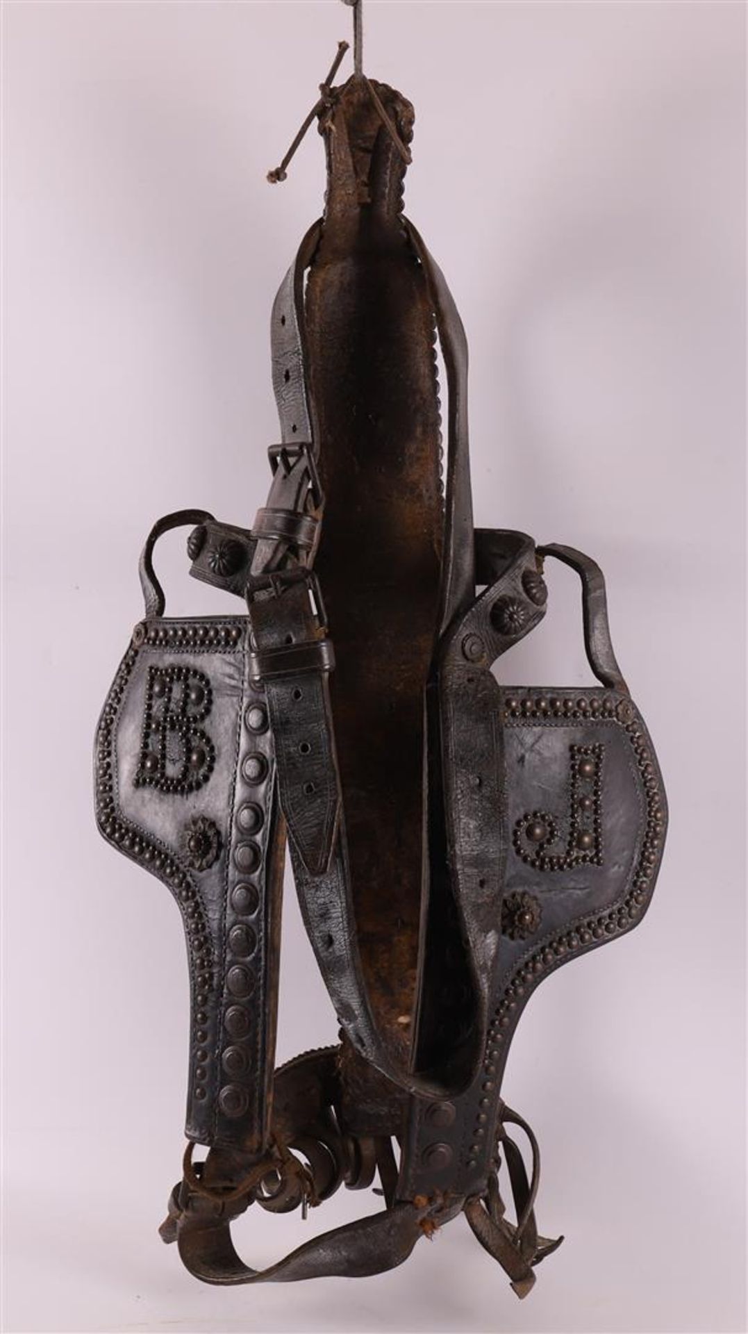 A leather horse bridle, 19th century. - Bild 2 aus 3