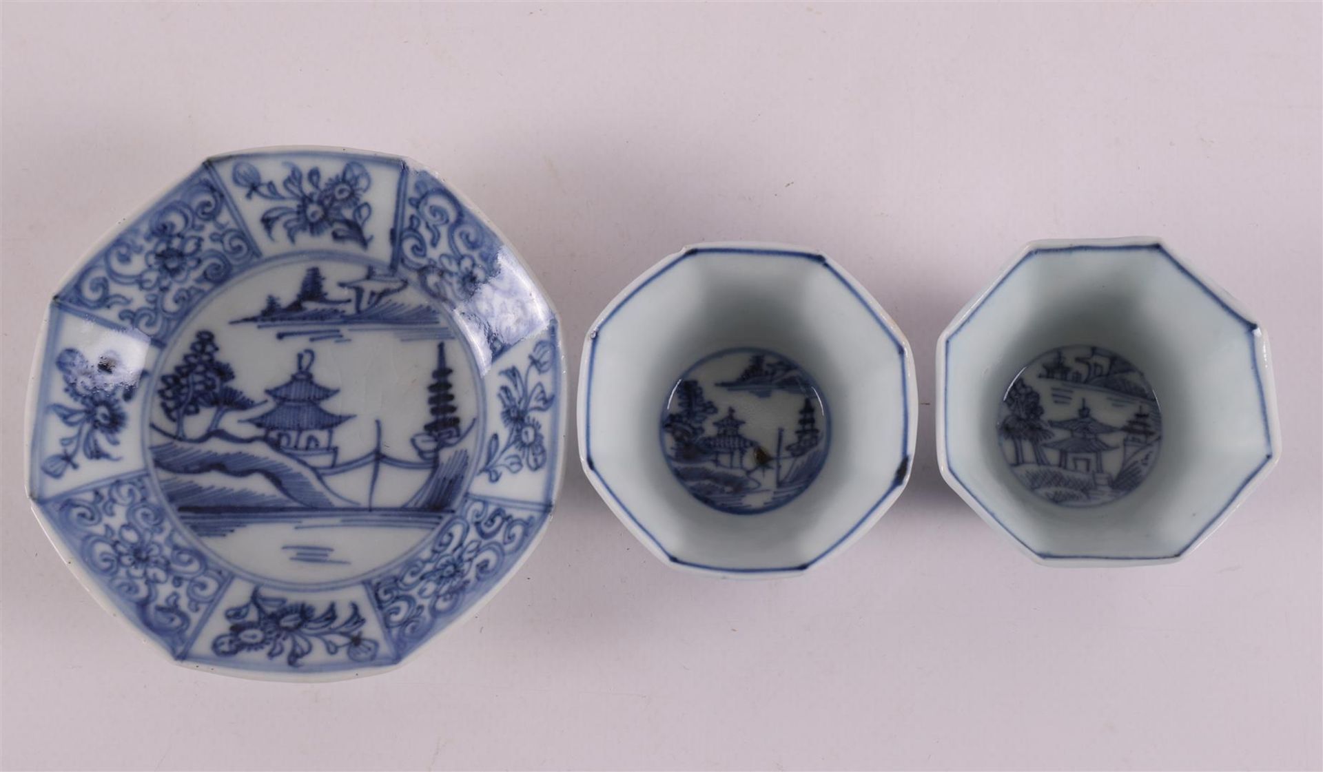 Three blue and white porcelain cups and eight saucers, China, 18th century. blue underglaze - Bild 3 aus 16
