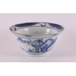 A blue/white porcelain hooded bowl, China, Kangxi, circa 1700. Blue underglaze decor of a.o.