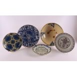 A lot of various Delft earthenware plates, including 18th century, tot. 5x.