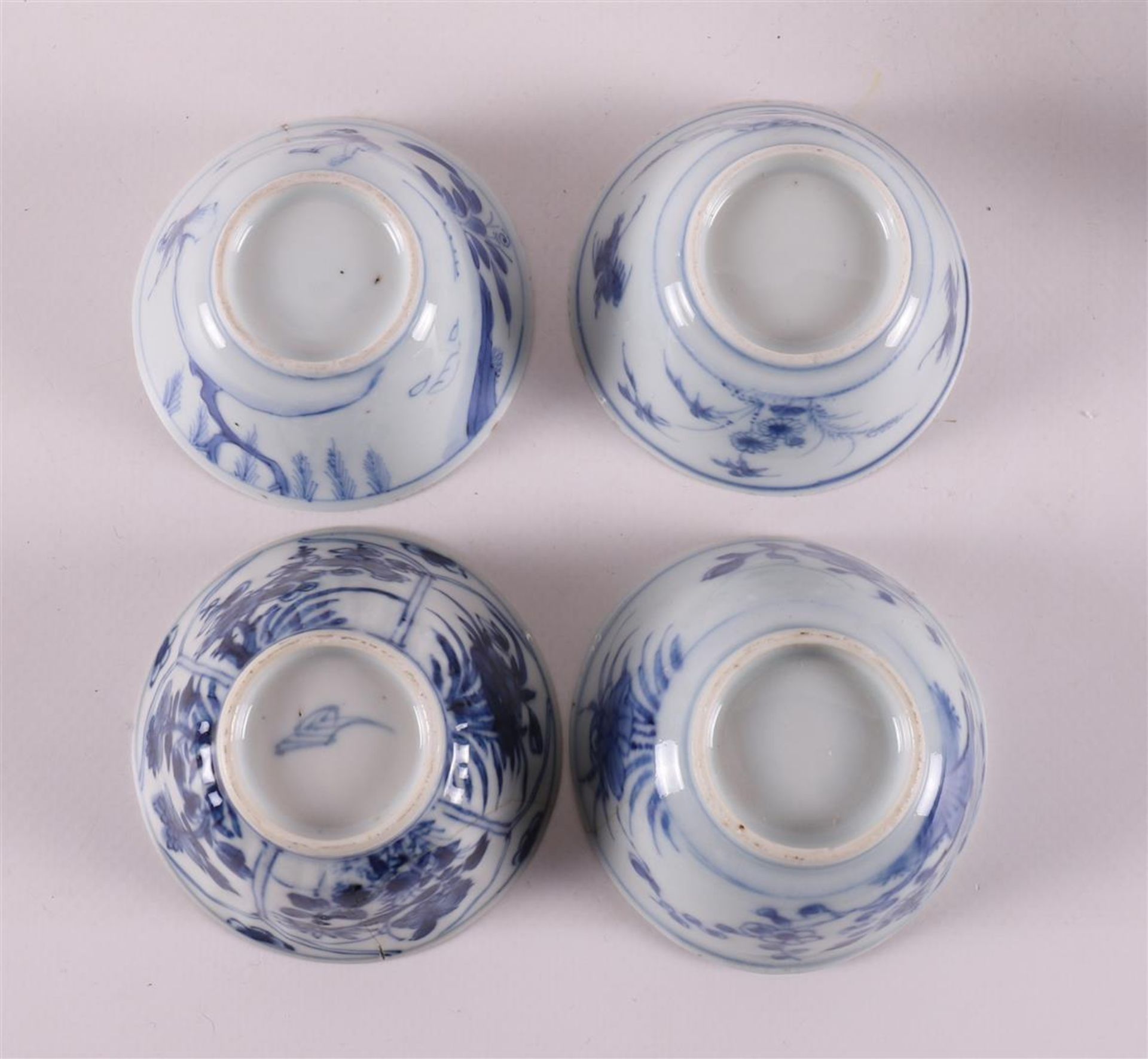A lot of various blue/white porcelain cups and saucers, China, including 18th century, tot. 12x. (1x - Image 12 of 16