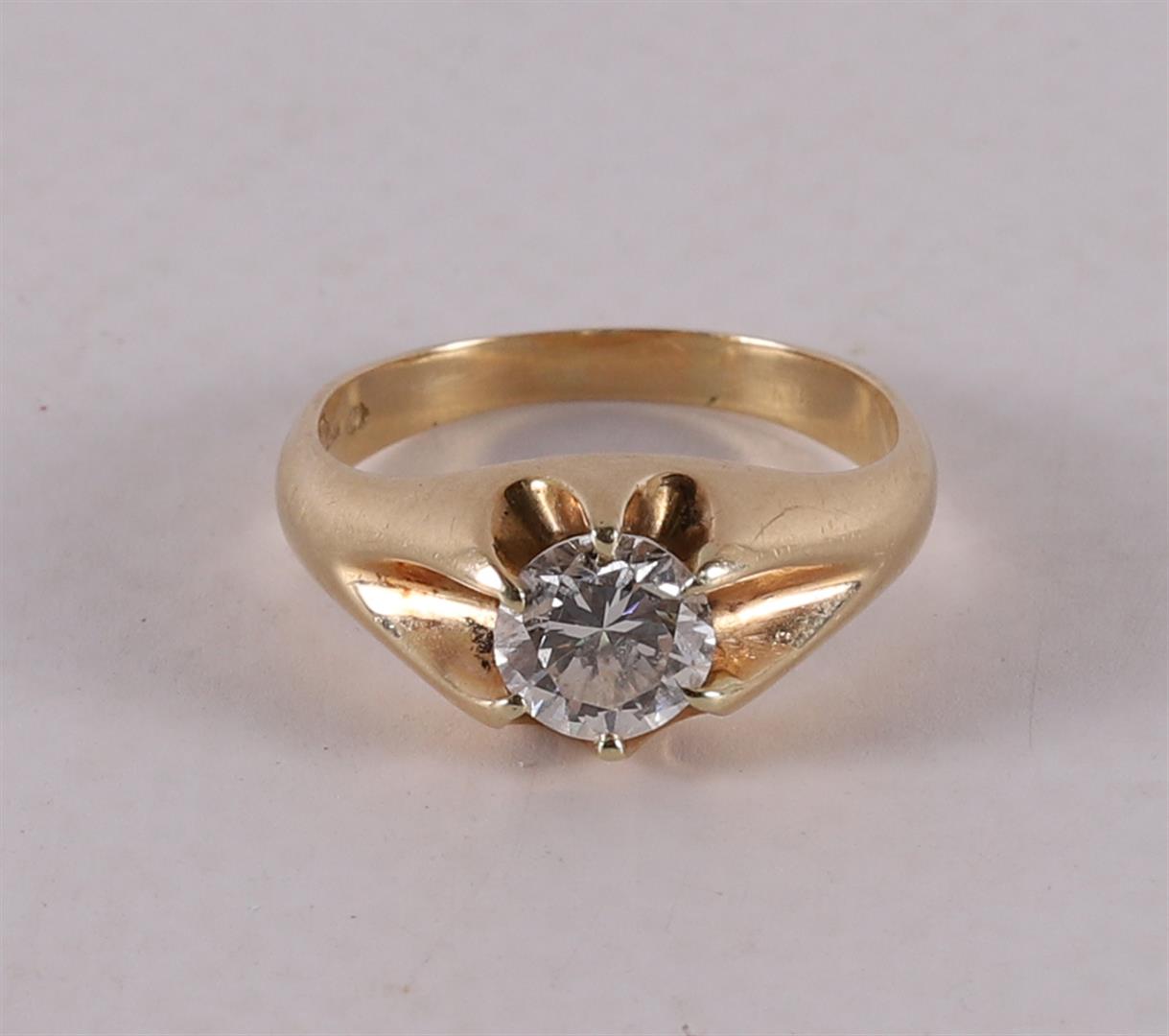 A 14 kt 585/1000 yellow gold ring, set with 1.25 ct brilliant cut diamond, gross weight 6.5 grams,