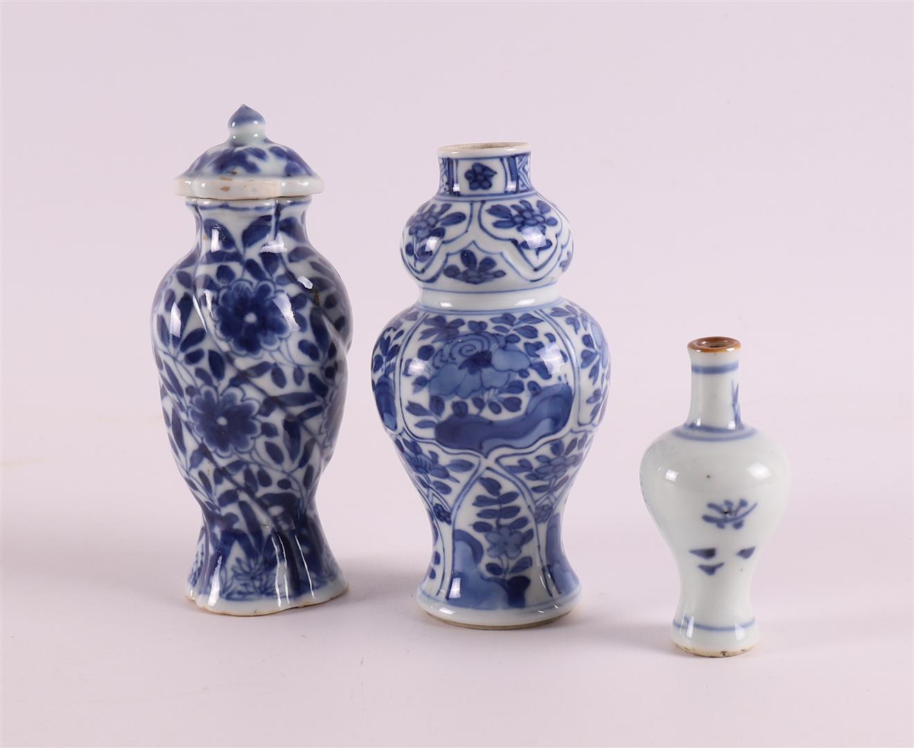 Three various blue/white porcelain vases, China, including Kangxi, around 1700. Blue underglaze - Image 3 of 7