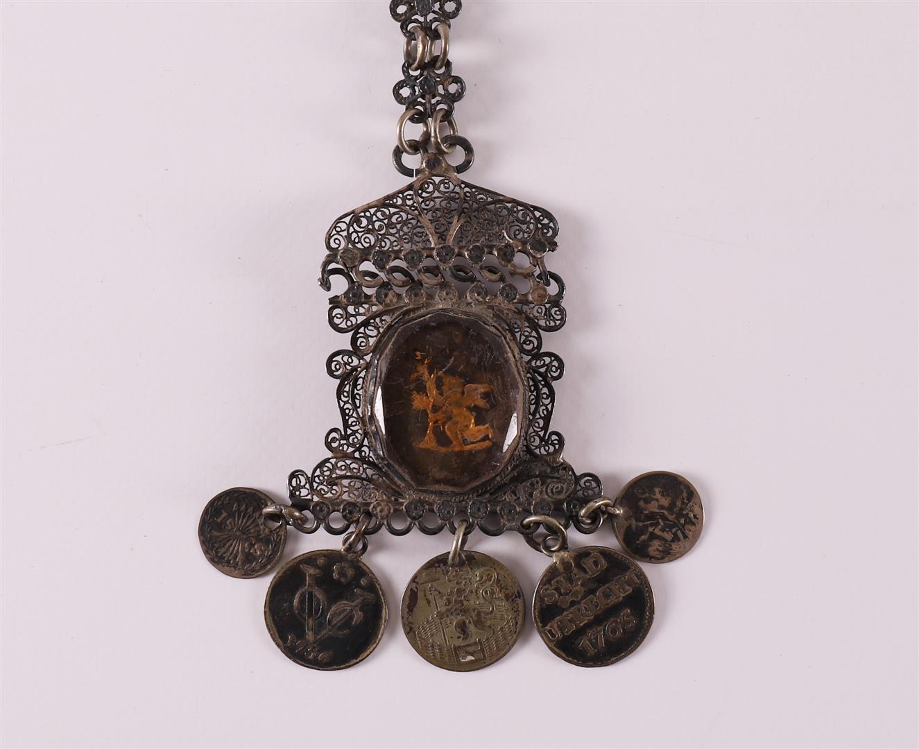 A silver messenger box, presumably colonial, 18th century. Necklace on filigree pendant with - Image 2 of 3