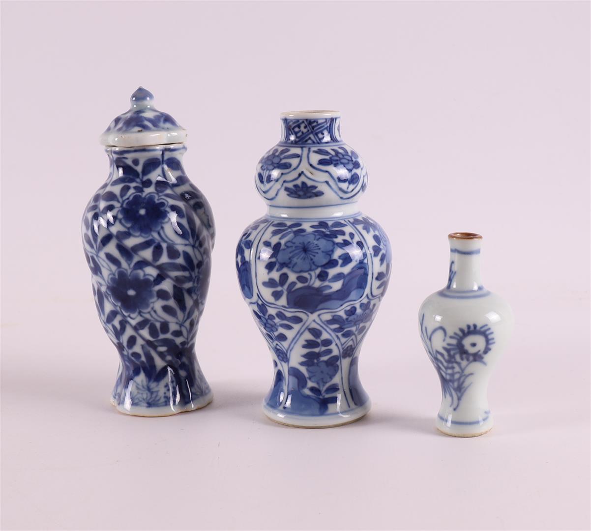 Three various blue/white porcelain vases, China, including Kangxi, around 1700. Blue underglaze - Image 2 of 7